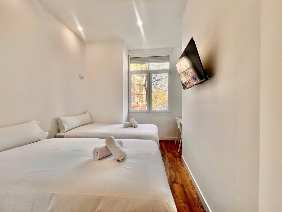 Classic Twin Room | Free WiFi