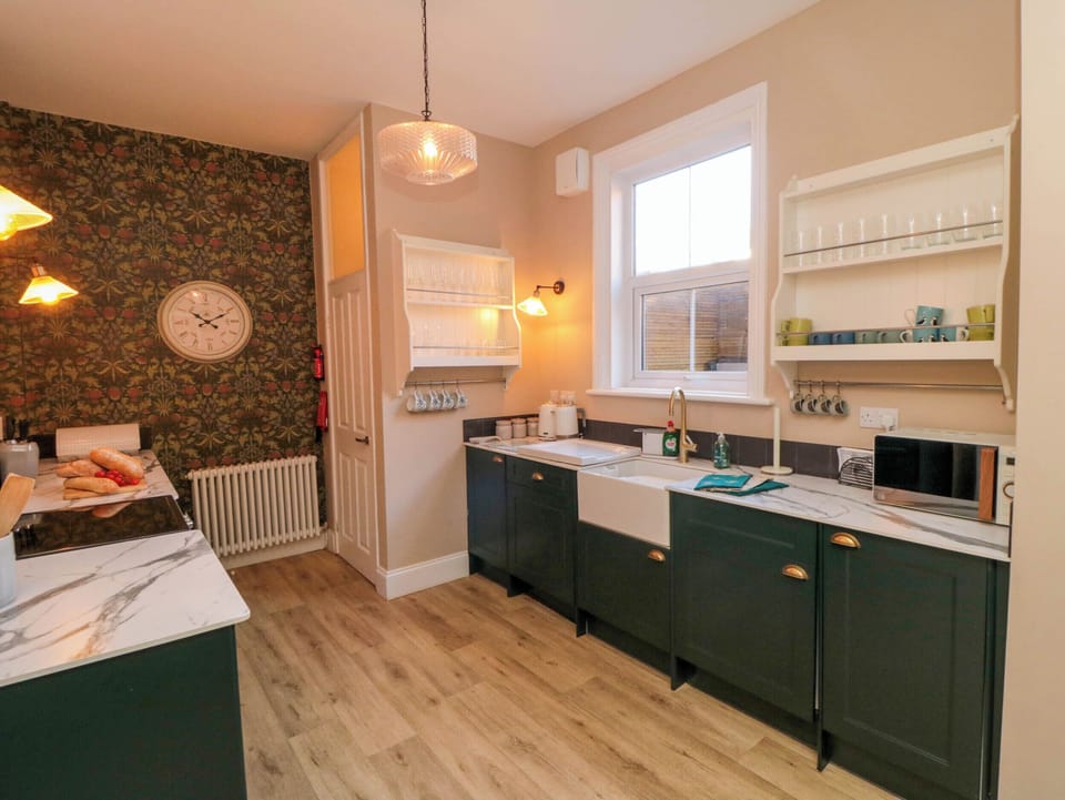 Fridge, dishwasher, electric kettle, toaster