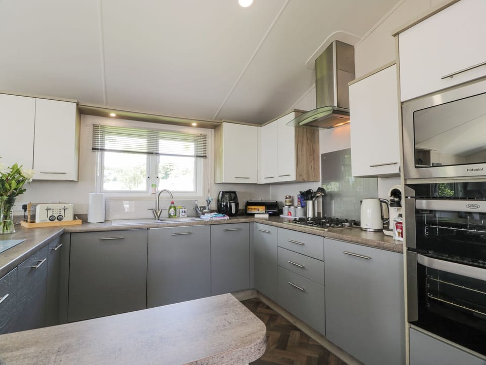 Fridge, dishwasher, electric kettle, toaster