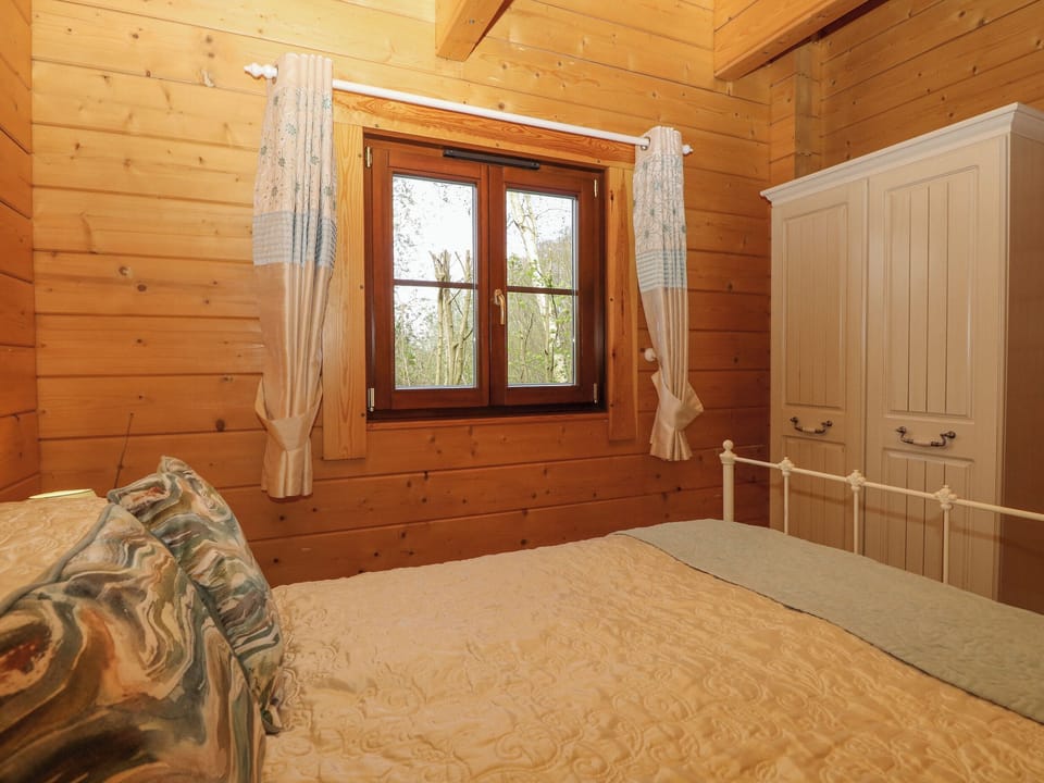 2 bedrooms, individually decorated, individually furnished, free WiFi