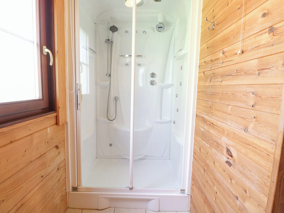 Woodpecker Lodge Cottage in St Edmundsbury District