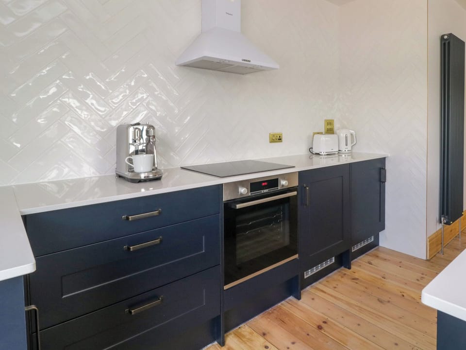 Fridge, dishwasher, electric kettle, cookware/dishes/utensils