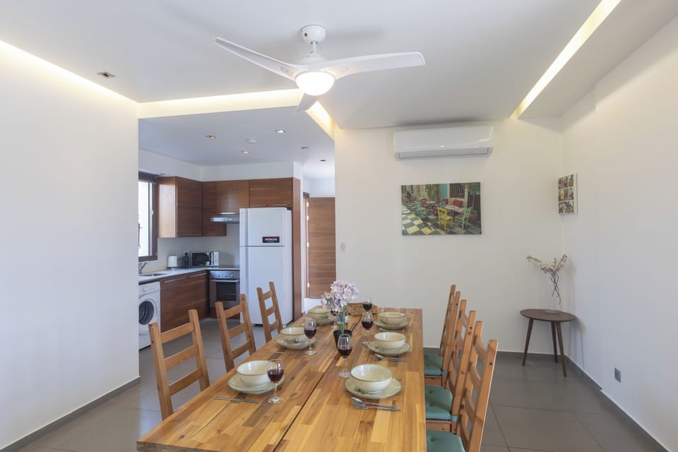 Villa, 3 Bedrooms, Private Pool, Garden View | Dining room