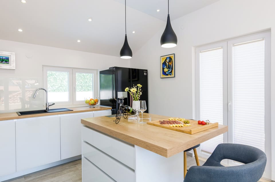 Villa, 3 Bedrooms, Private Pool, City View | Private kitchen | Electric kettle