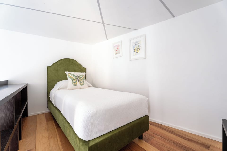 Apartment, 2 Bedrooms, Balcony, Sea View | 2 bedrooms, in-room safe, iron/ironing board, free WiFi