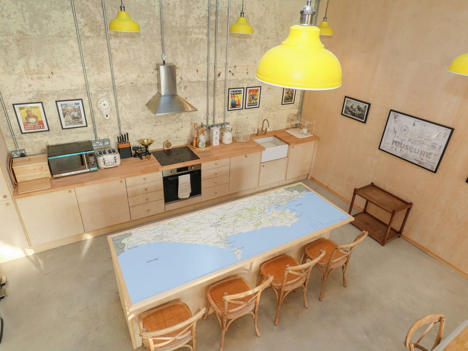 Fridge, dishwasher, electric kettle, toaster
