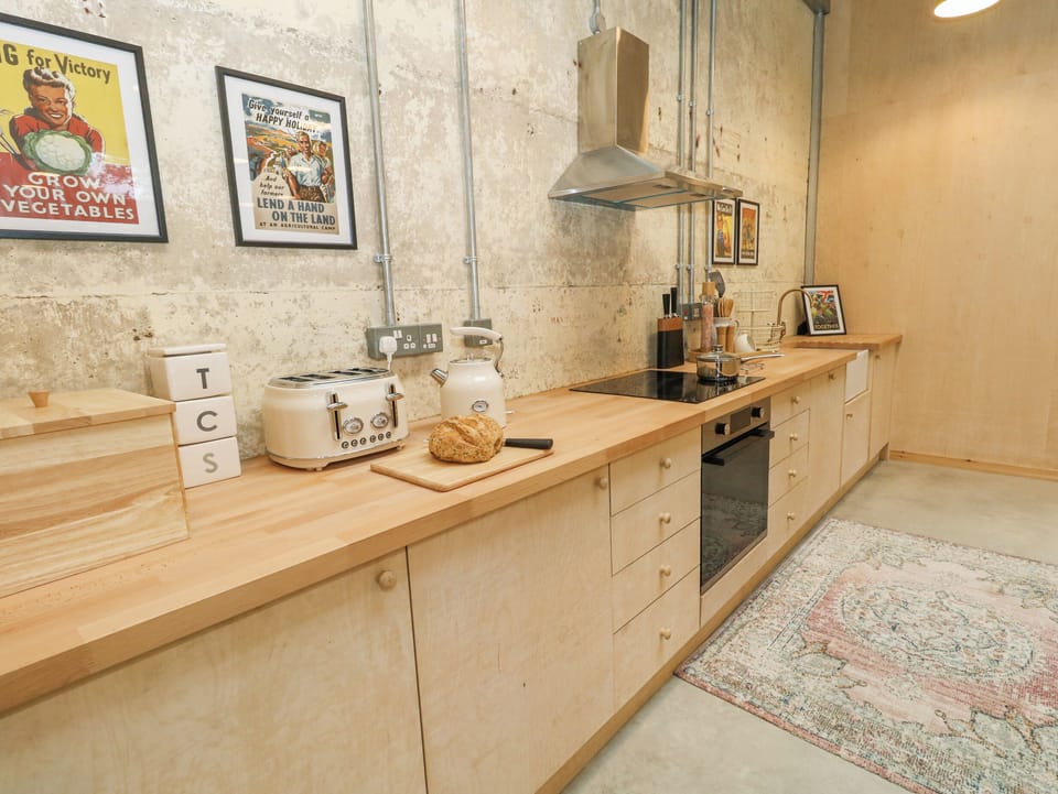 Fridge, dishwasher, electric kettle, toaster