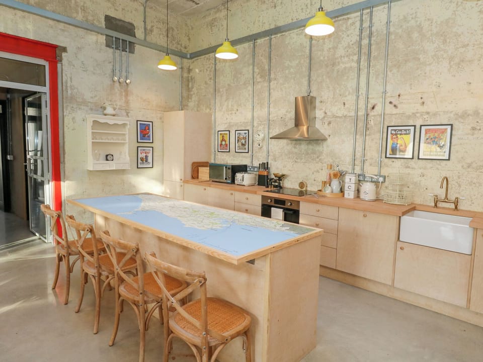 Fridge, dishwasher, electric kettle, toaster
