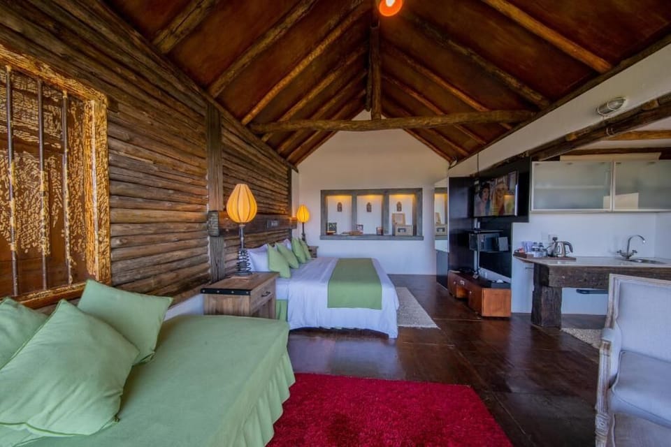 Superior Suite, Mountain View | Desk, soundproofing, iron/ironing board, free WiFi