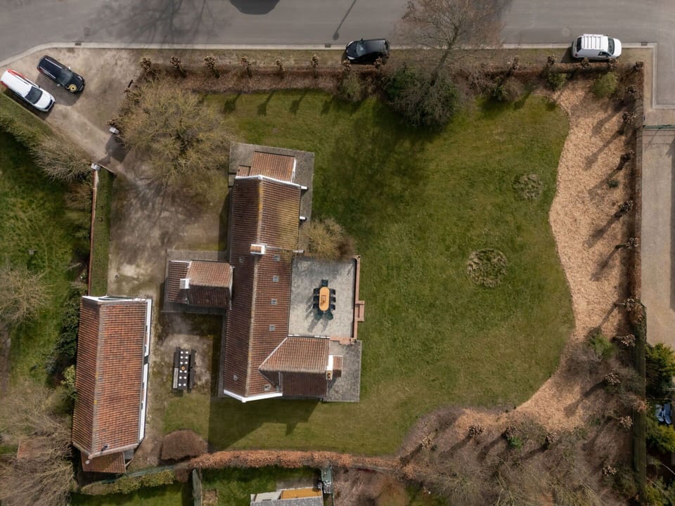 House, Residential Area, Home, Roof, Landscape, Rural Area, Land Lot, Cottage, Estate, Lawn