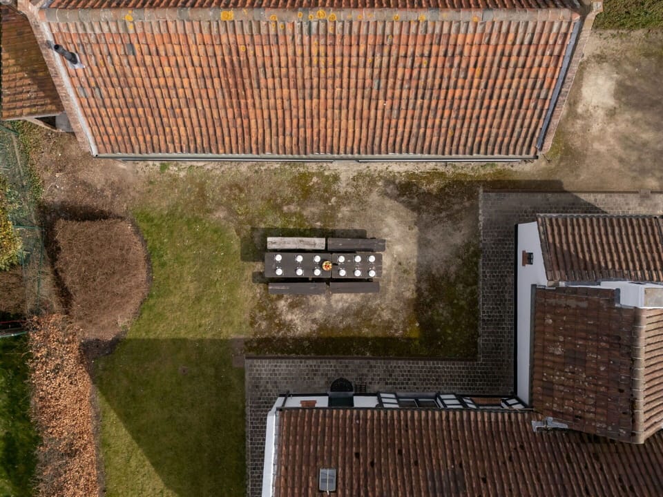Wall, Brick, Brickwork, Composite Material, Garden, Backyard, Estate, Lawn, Courtyard