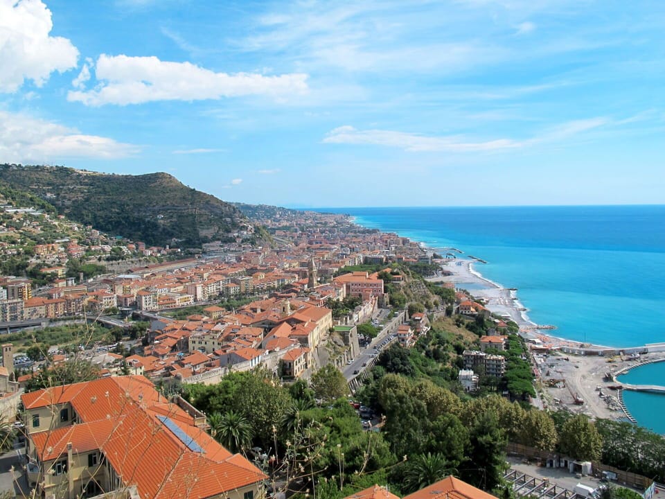 Body Of Water, Coast, Coastal And Oceanic Landforms, Horizon, Sea, Residential Area, Summer, Landscape, Ocean, Beach