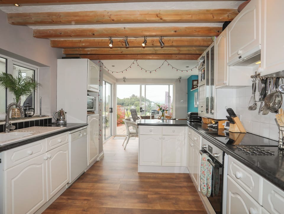 Fridge, dishwasher, electric kettle, toaster