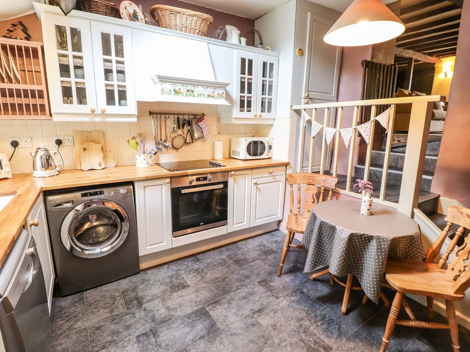 Fridge, dishwasher, cookware/dishes/utensils