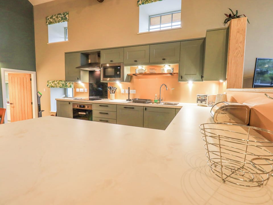 Fridge, dishwasher, electric kettle, toaster