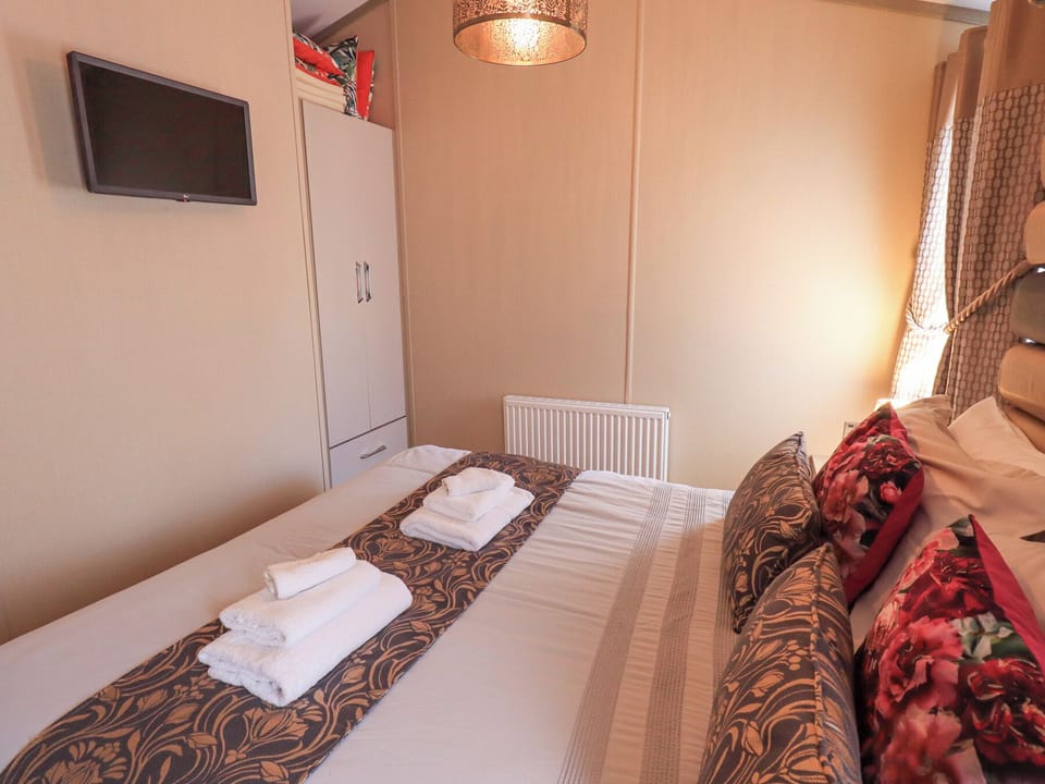 3 bedrooms, individually decorated, individually furnished, free WiFi