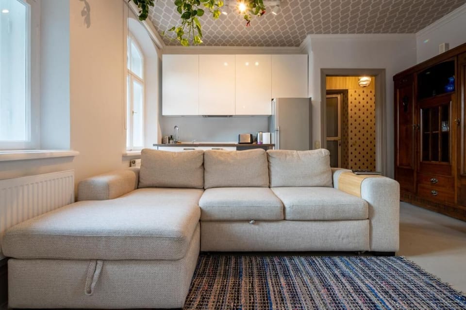 Apartment, 1 Bedroom, Patio, Garden View | Living room