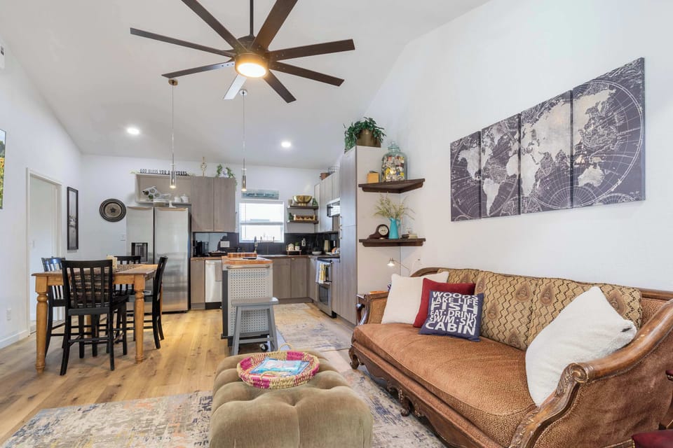 Living Room/Kitchen
