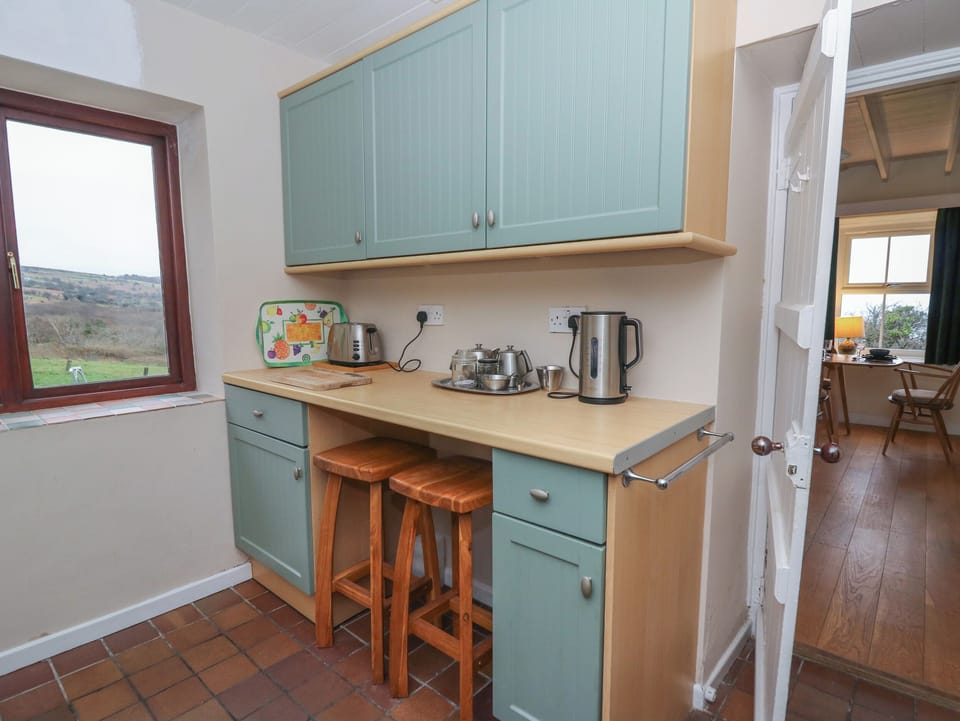 Fridge, dishwasher, electric kettle, toaster