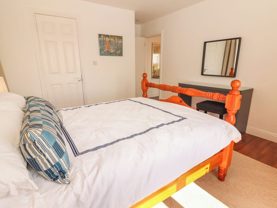 3 bedrooms, WiFi (free), individually decorated, individually furnished