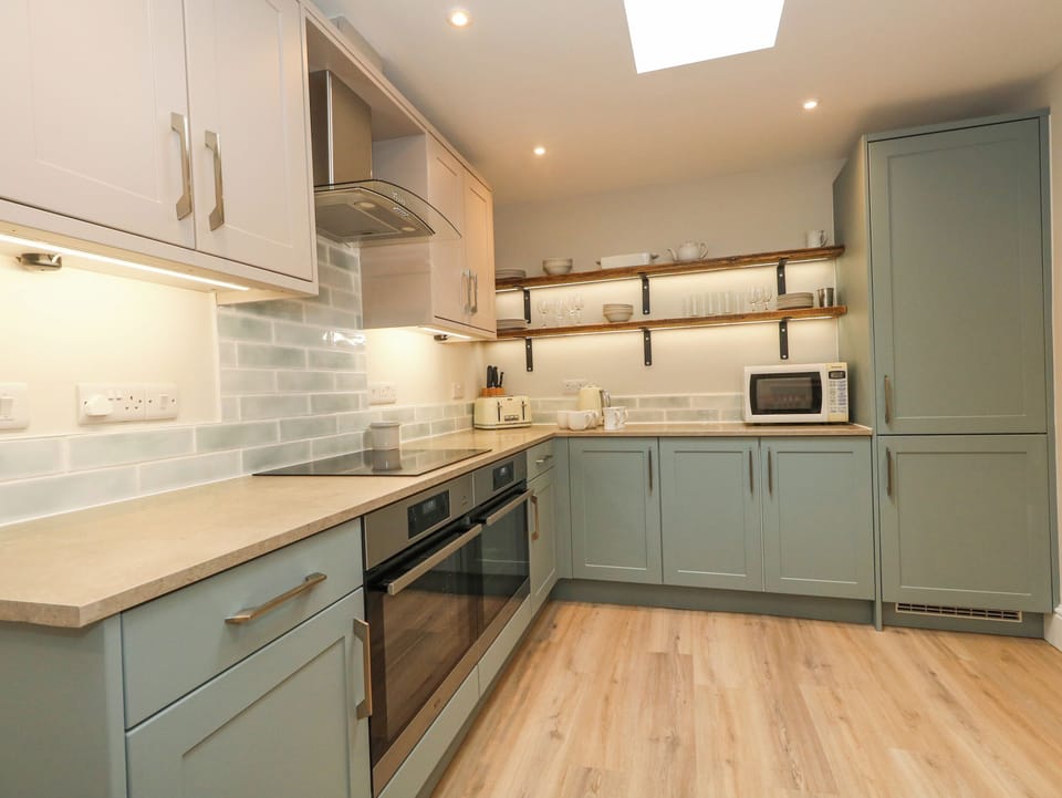Fridge, dishwasher, electric kettle, toaster
