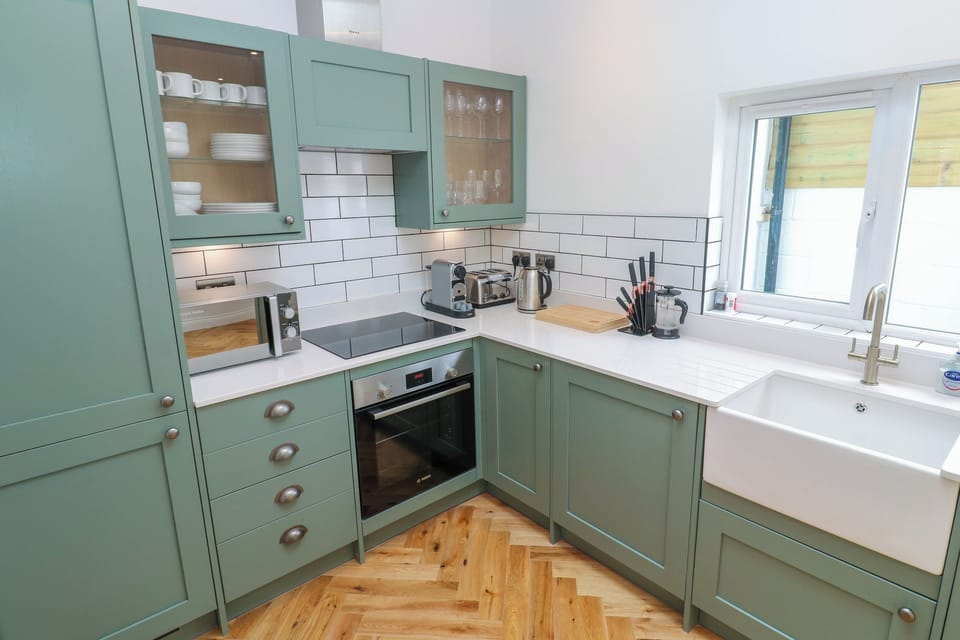 Fridge, dishwasher, electric kettle, toaster