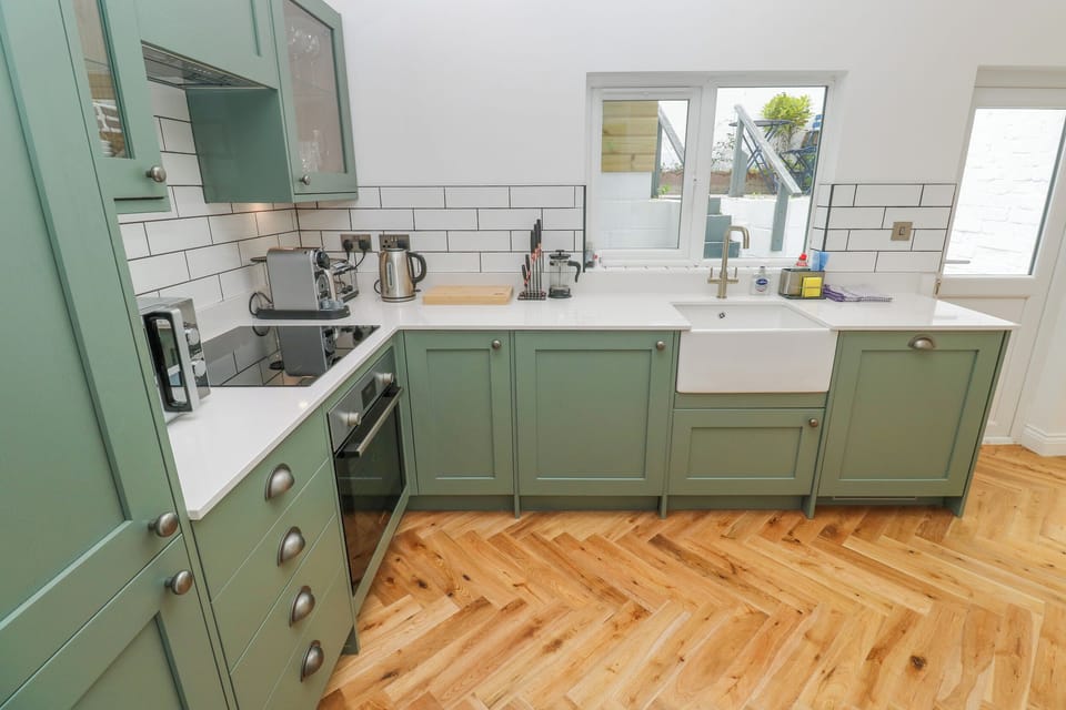 Fridge, dishwasher, electric kettle, toaster