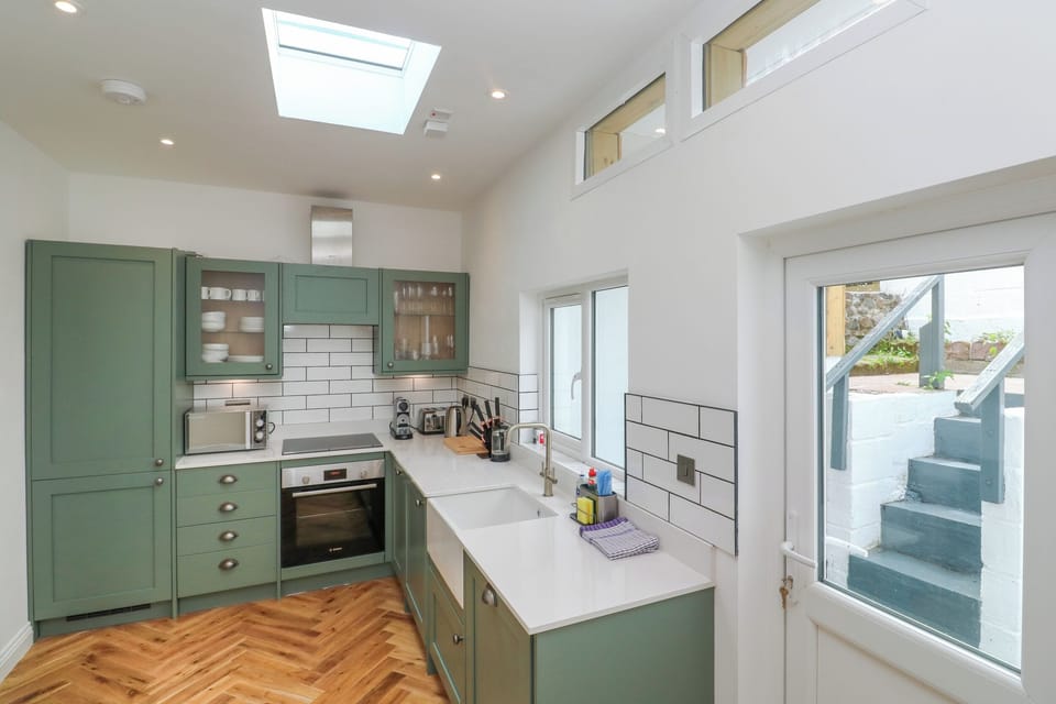 Fridge, dishwasher, electric kettle, toaster