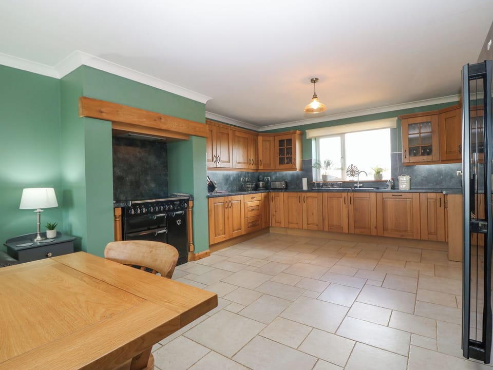 Fridge, dishwasher, electric kettle, toaster