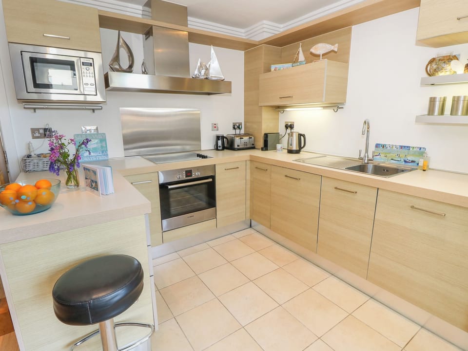 Fridge, dishwasher, electric kettle, toaster