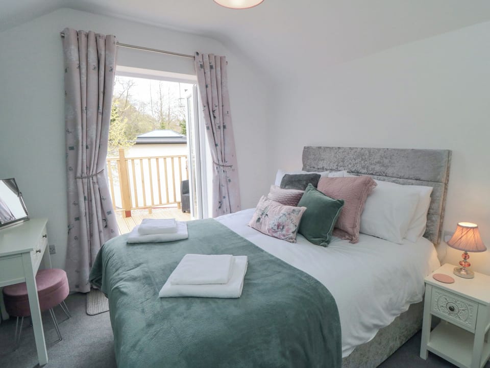 2 bedrooms, individually decorated, individually furnished, free WiFi