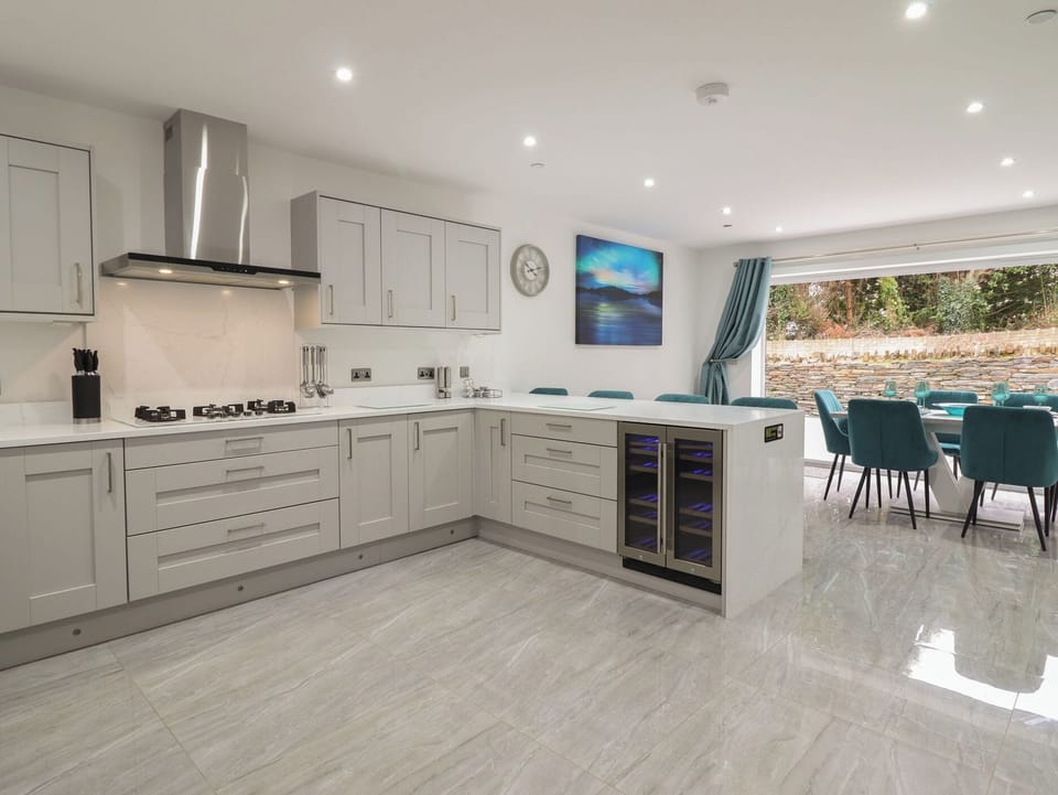 Fridge, dishwasher, electric kettle, toaster