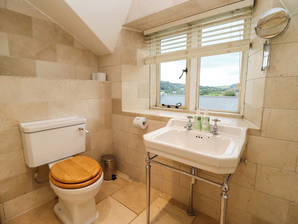 Hammonds Farmhouse Cottage in Stroud District