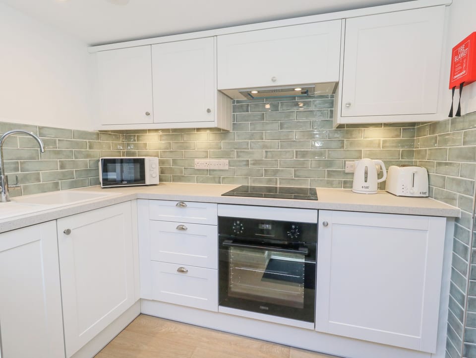 Fridge, dishwasher, electric kettle, toaster