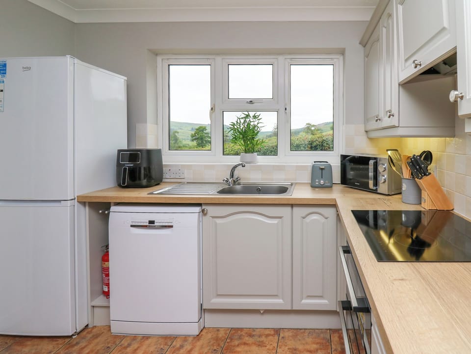 Dishwasher, cookware/dishes/utensils