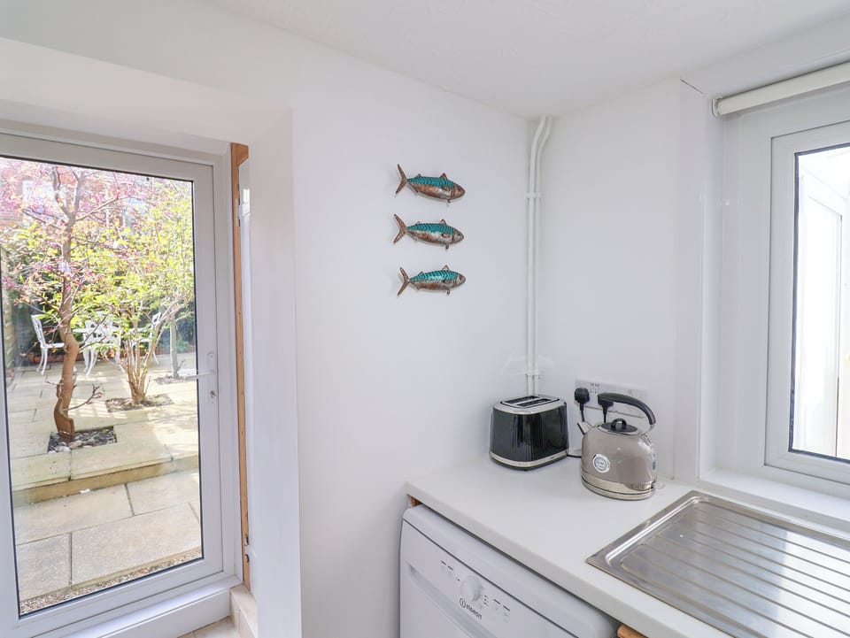 Fridge, dishwasher, electric kettle, toaster
