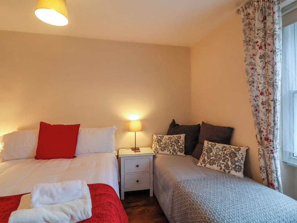 2 bedrooms, individually decorated, individually furnished, free WiFi