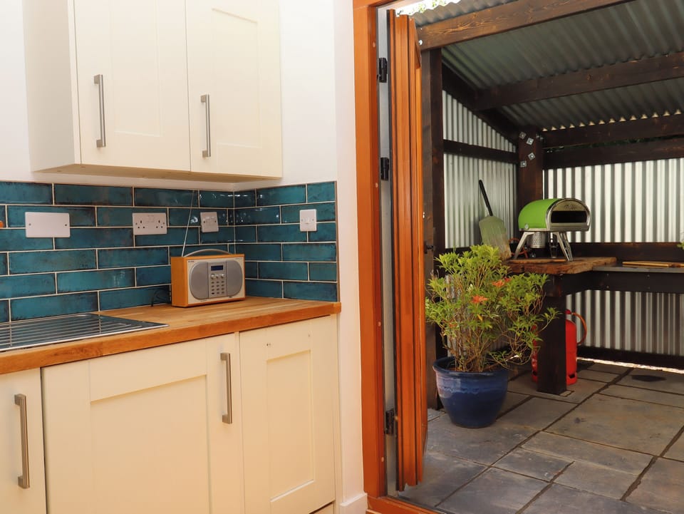 Fridge, dishwasher, electric kettle, toaster