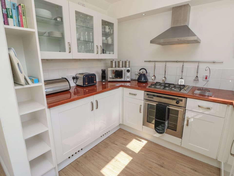 Fridge, dishwasher, electric kettle, toaster