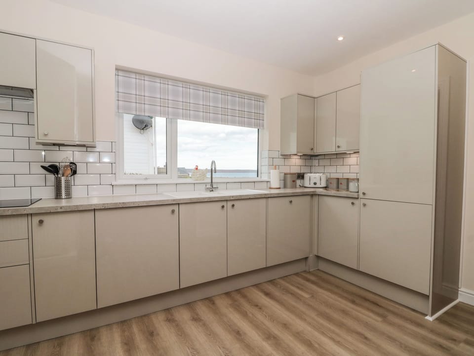 Fridge, dishwasher, electric kettle, toaster