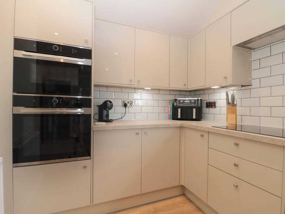 Fridge, dishwasher, electric kettle, toaster