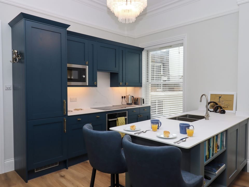 Fridge, dishwasher, electric kettle, toaster