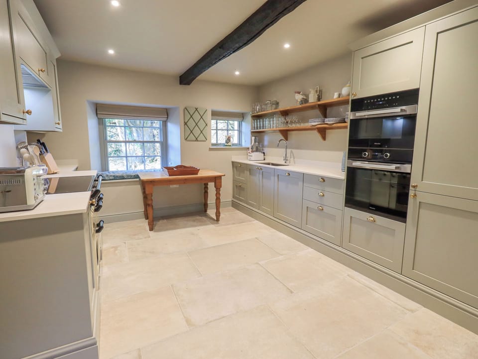Fridge, dishwasher, electric kettle, toaster