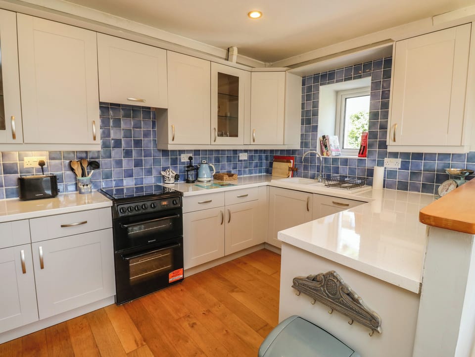Fridge, dishwasher, electric kettle, toaster