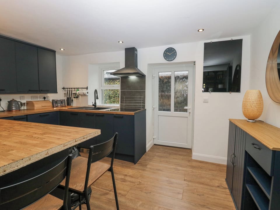 Fridge, dishwasher, electric kettle, toaster