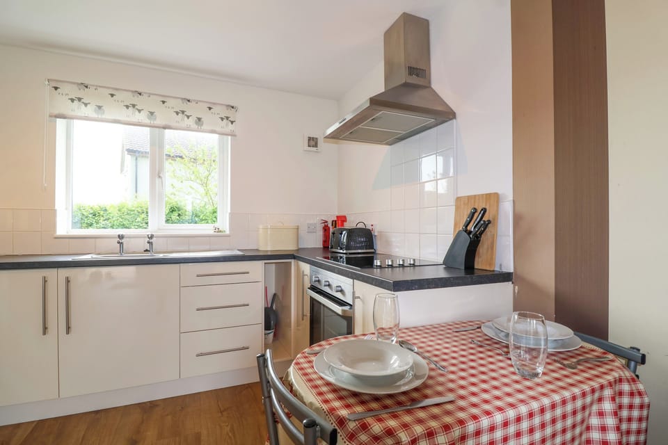 Fridge, electric kettle, toaster, cookware/dishes/utensils