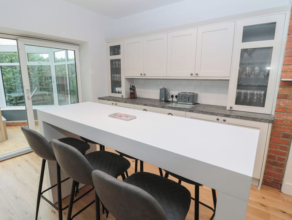 Fridge, dishwasher, electric kettle, toaster