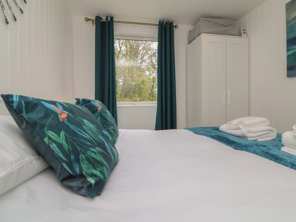 2 bedrooms, individually decorated, individually furnished, free WiFi