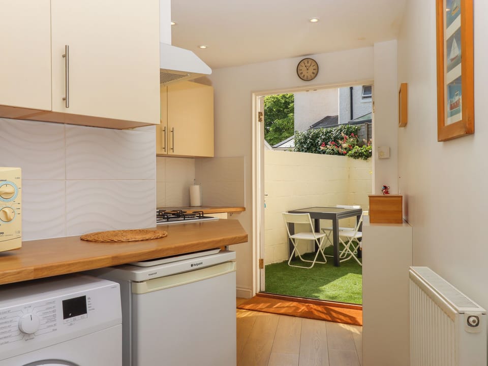 Fridge, dishwasher, electric kettle, toaster