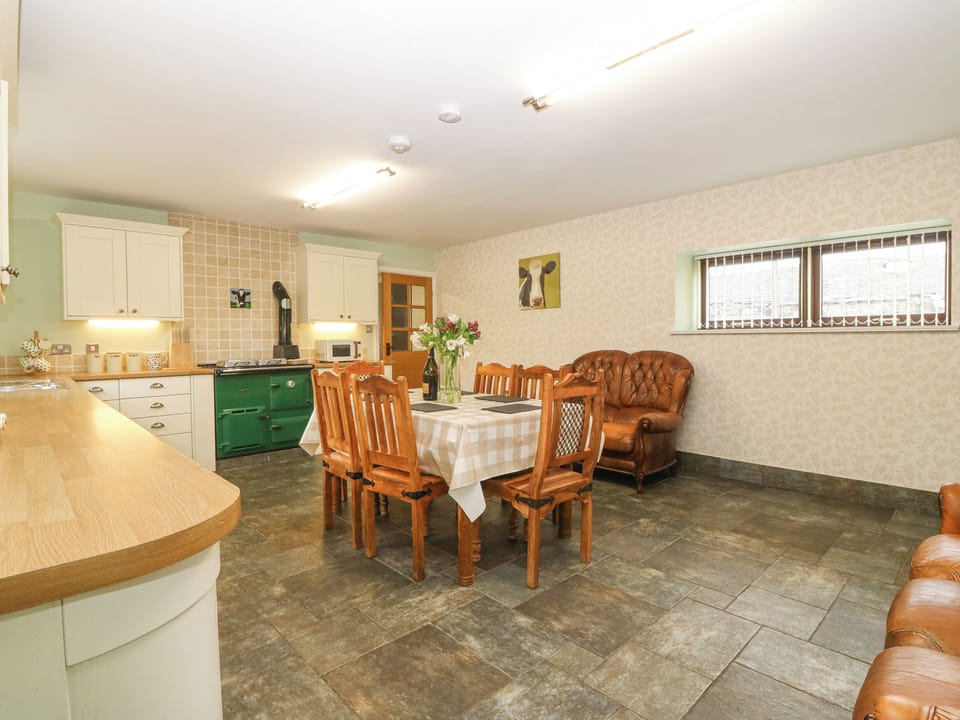 Cottage | Dining